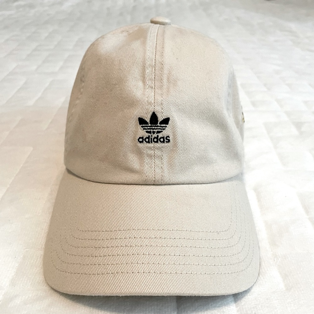 Adidas Originals Mini Logo Relaxed Baseball Hat in Beige